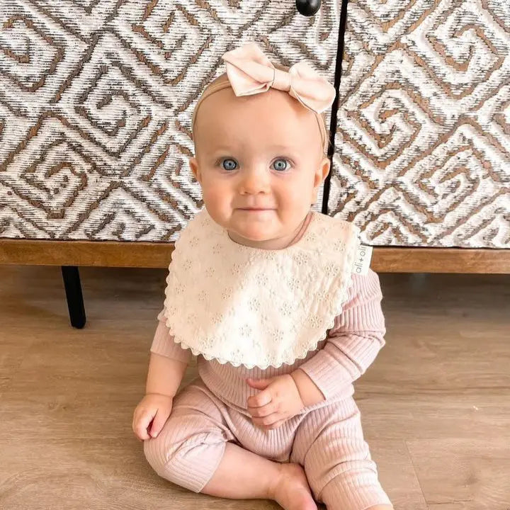 EYELIT FLOWER BIB