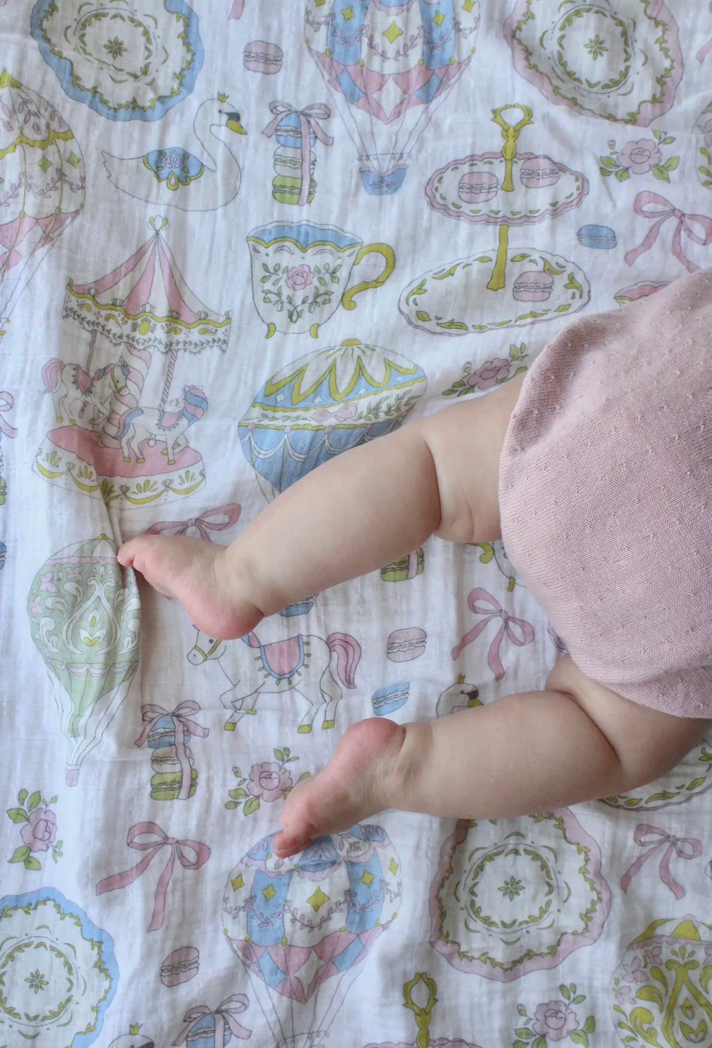 DREAMY CAROUSEL BLANKET