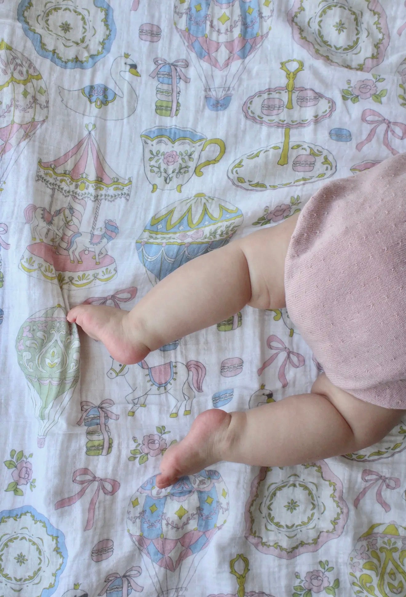 DREAMY CAROUSEL BLANKET